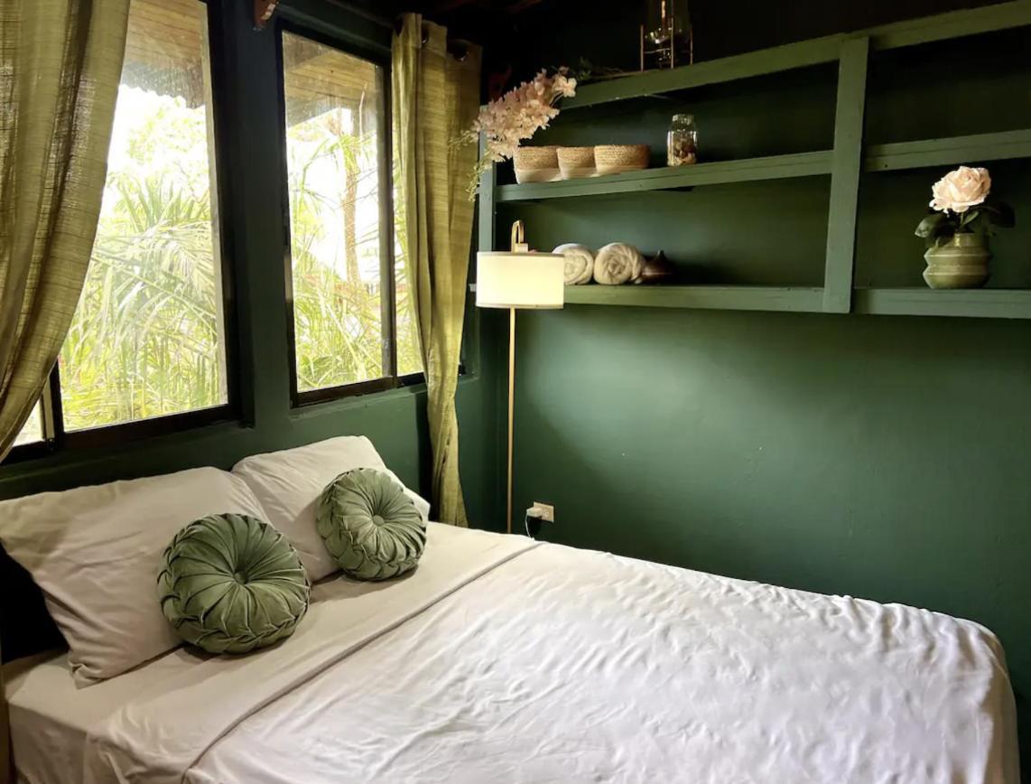 Beautiful Rustic Treehouse Hotel Manuel Antonio Quepos Exteriör bild